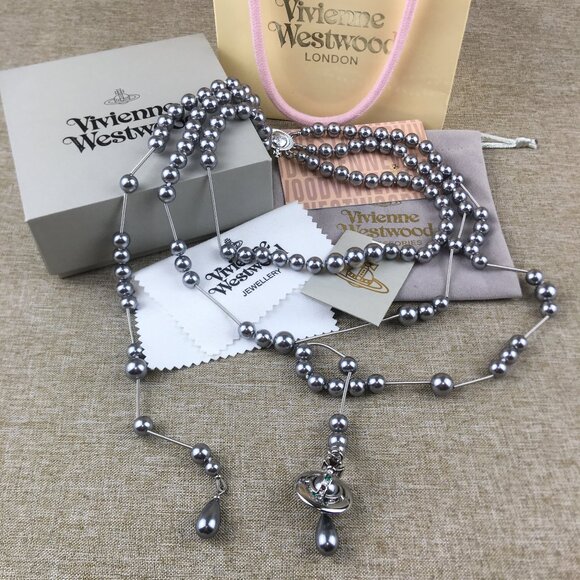Vivienne Westwood Irregular Three Row Pearl Bas Relief Choker in Silver Grey - Picture 1 of 10